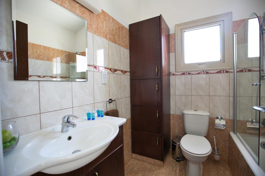 Tonia Seaview Villas Protaras Room photo